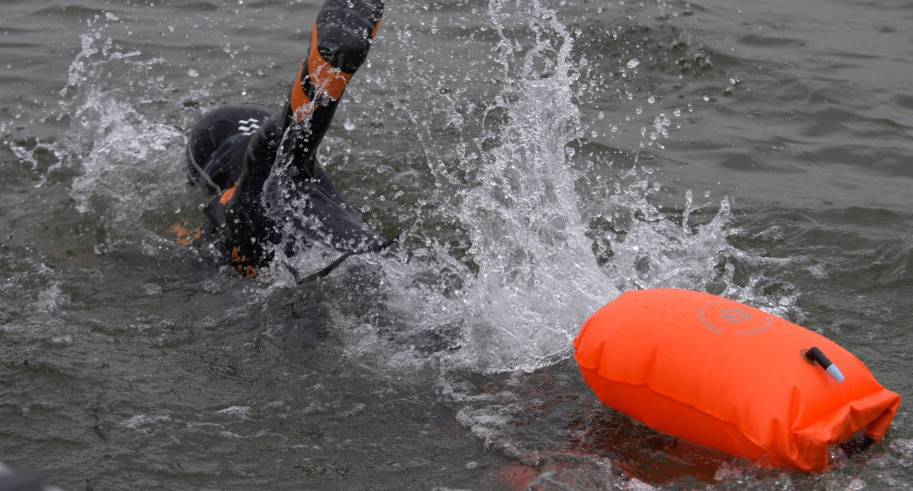 Deine Tasche für das Schwimmen im offenen Wasser - So bereitest du sie vor