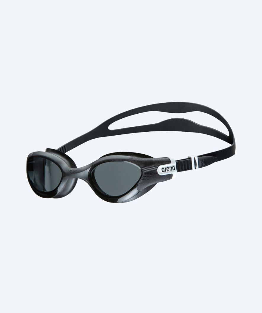 Arena Schwimmbrille für Freizeitschwimmer - The One Plus - Schwarz (Smoke Scheiben)