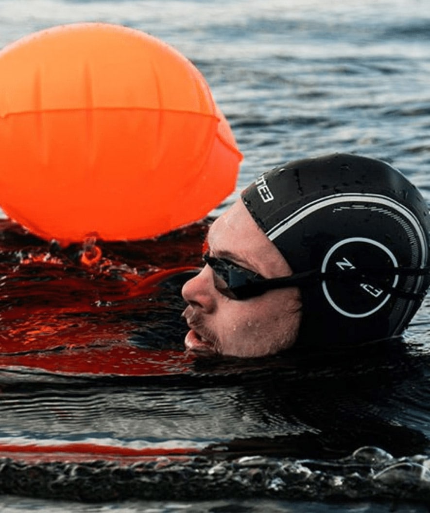 ZONE3 Neoprenkappe - (4mm) - Schwarz/silber