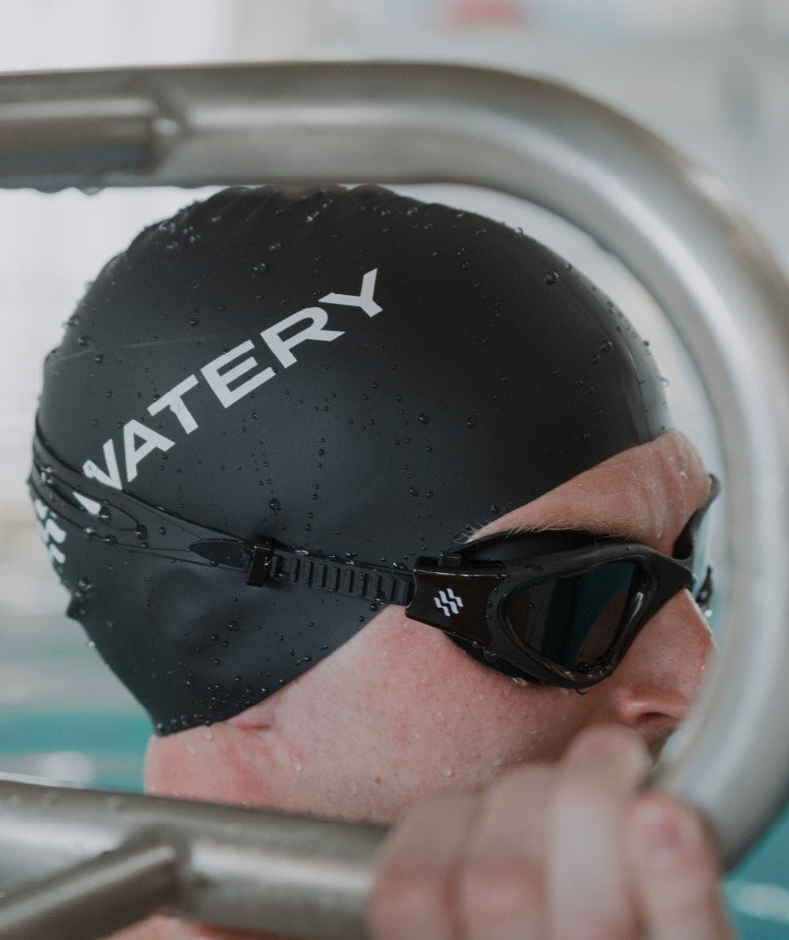 Watery Schwimmbrille fürs Training - Raven Mirror - Schwarz/weiß