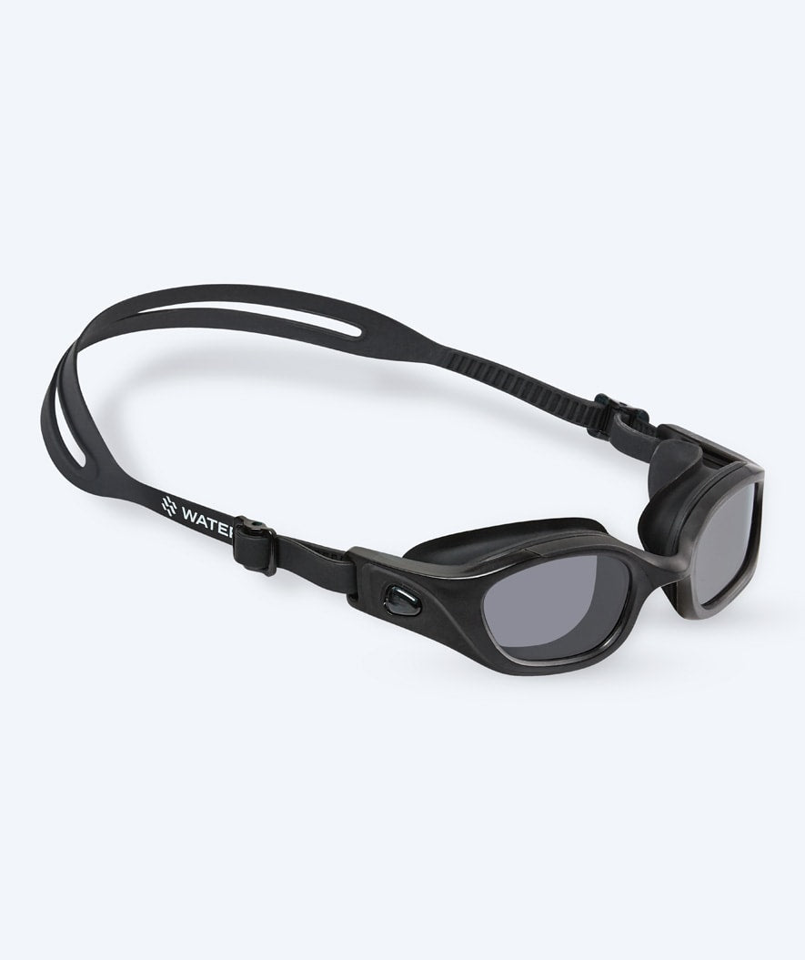 Watery Schwimmbrille fürs Training - Clyde Active - Schwarz (Smoke Scheiben)